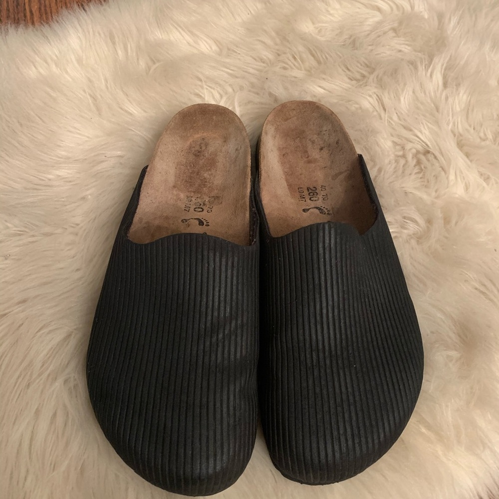 Birkis Amsterdam black ribbed clogs size 40 womens 10 - small flaw